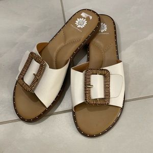 Yellow box slides size 9